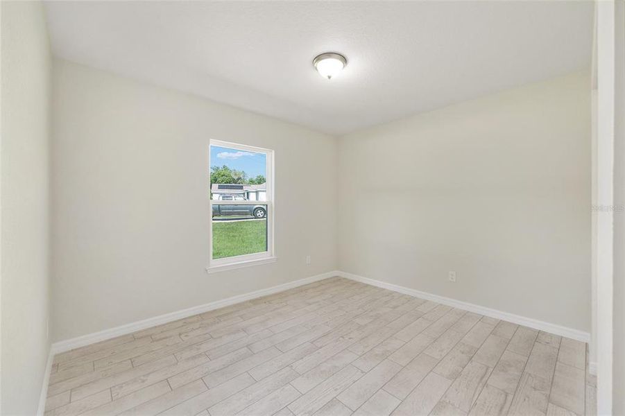 Spacious, unfurnished interior of a new home in , Ocala (Image 32).