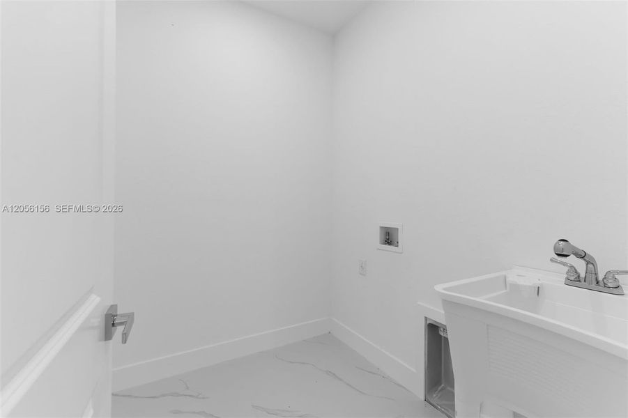 Spacious, unfurnished interior of a new home in , Cape Coral (Image 30). Spacious, unfurnished interior of a new home in , Cape Coral (Image 30).