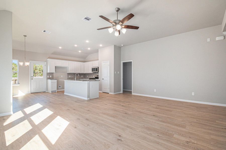 Spacious, unfurnished interior of a new home in Clear View Estates, Willis (Image 14).