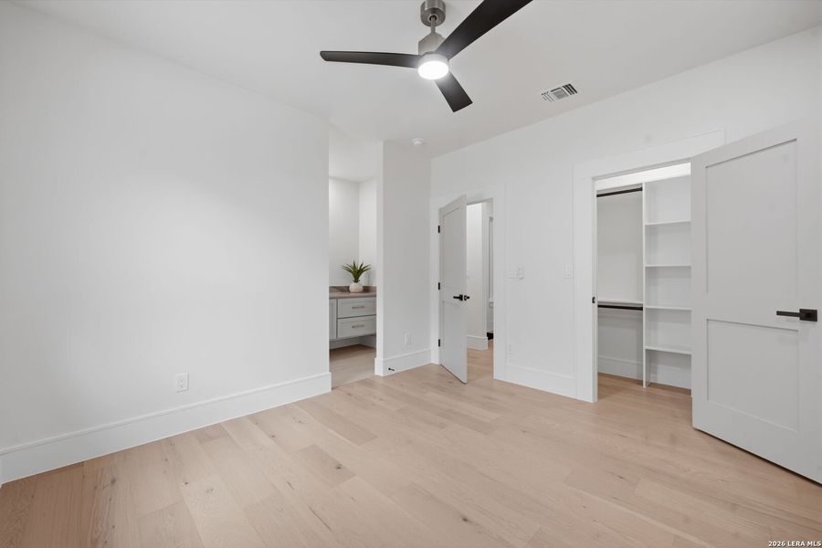 Spacious, unfurnished interior of a new home in , San Antonio (Image 22).