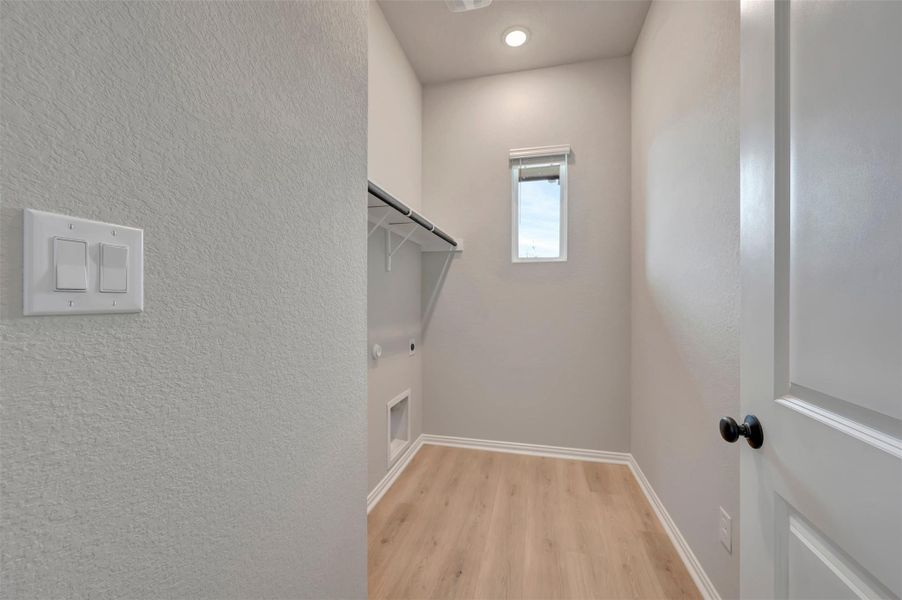 Spacious, unfurnished interior of a new home in Heritage, Dripping Springs (Image 13).