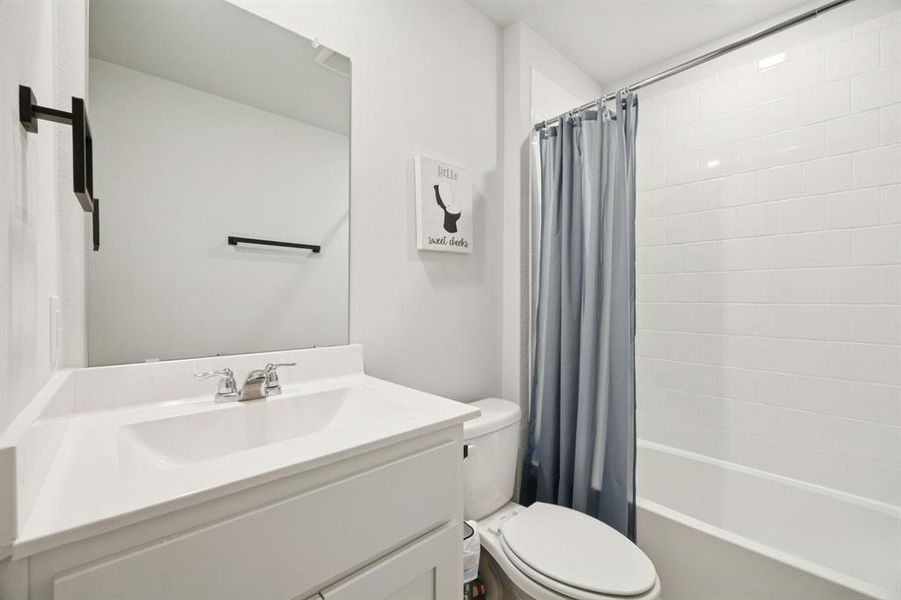 Furnished interior view inside a new home in , Fort Worth (Image 8).