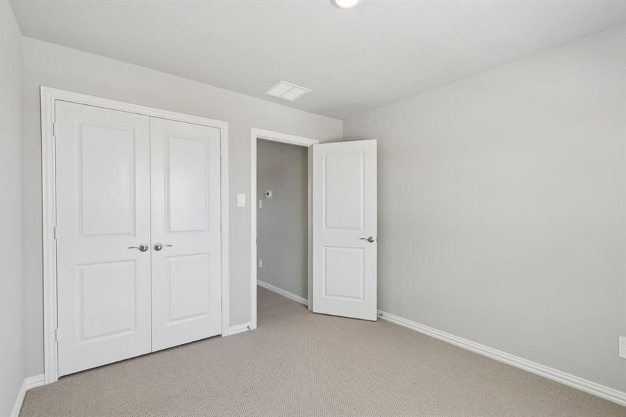 Spacious, unfurnished interior of a new home in Westmoor, Sherman (Image 29).