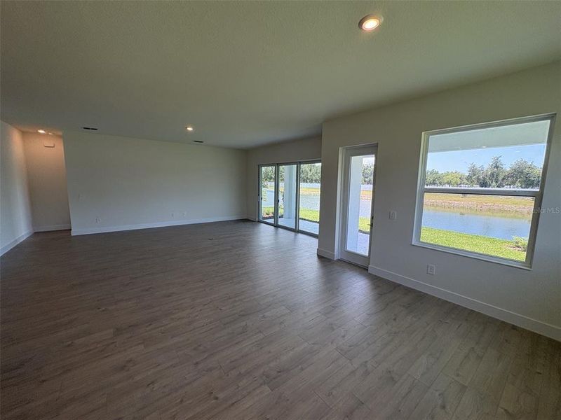 Spacious, unfurnished interior of a new home in Lakeview Crossing – Classic Series, Sarasota (Image 23). Spacious, unfurnished interior of a new home in Lakeview Crossing – Classic Series, Sarasota (Image 23).