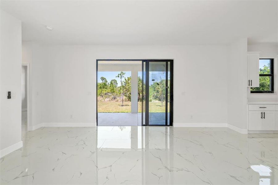 Spacious, unfurnished interior of a new home in , Port Charlotte (Image 33).