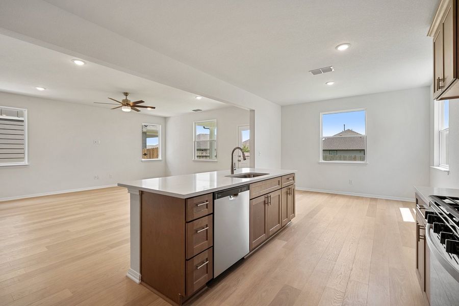 013_lnb04977_824 013_lnb04977_824