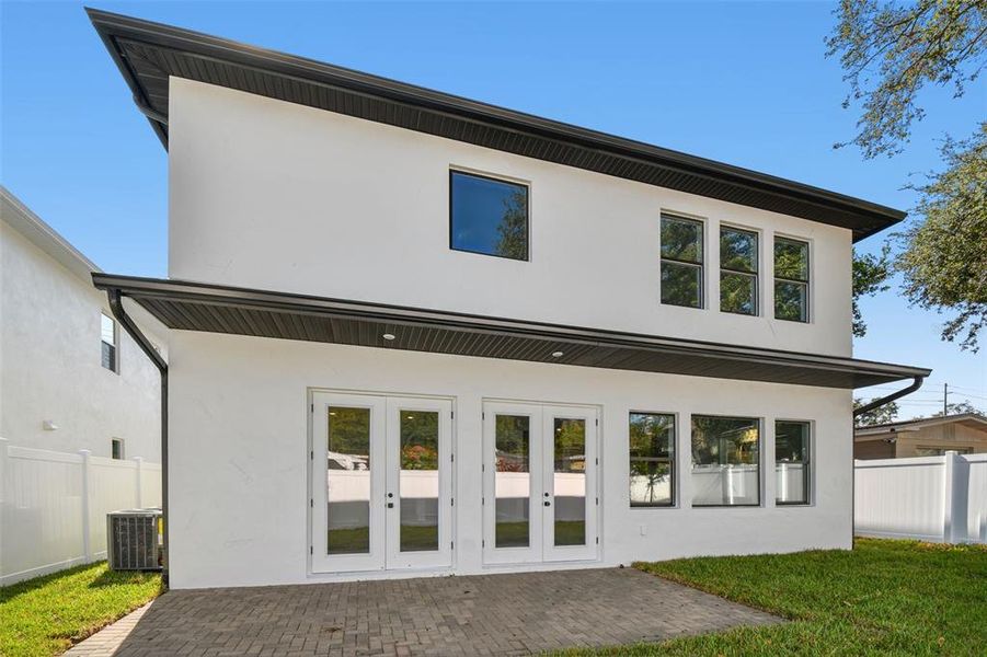 Exterior details and patio area of a home in City of Tampa, Tampa (Image 27).
