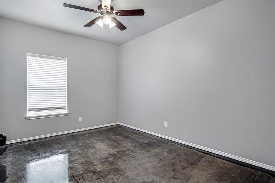 Unfurnished room with ceiling fan