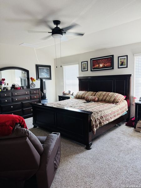 Furnished interior view inside a new home in Winding Creek, New Braunfels (Image 23).