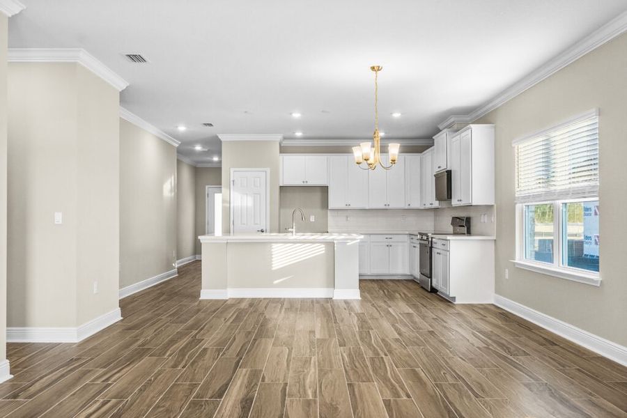 Spacious, unfurnished interior of a new home in Lake Merial, Panama City (Image 31).