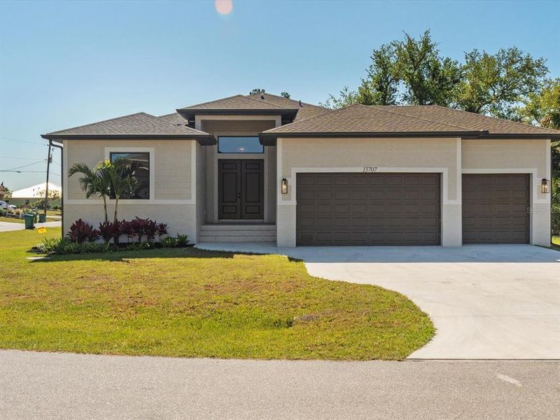 Welcome to 13707 Begonia Circle in South Gulf Cove!