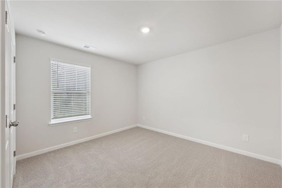 Spacious, unfurnished interior of a new home in Westmont Preserve, Powder Springs (Image 33).