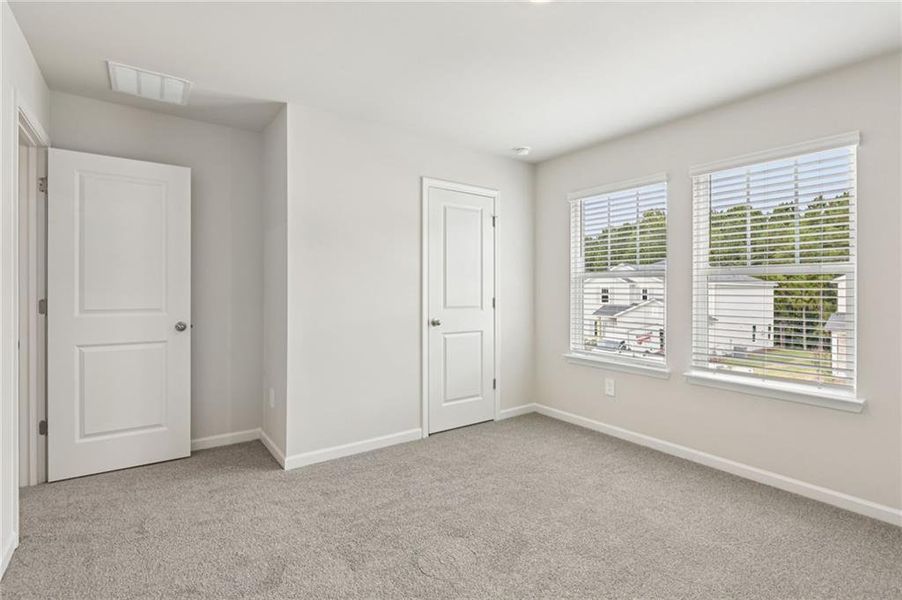 Spacious, unfurnished interior of a new home in Ivey Township, Dallas (Image 38).