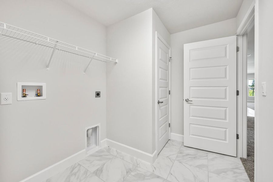 Representative unfurnished interior of a home built from the 2000 by Adams Homes in Winding Oaks, Weeki Wachee (Image 17).