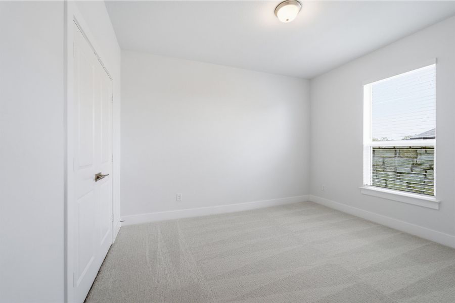 Spacious, unfurnished interior of a new home in Santa Rita Ranch, Liberty Hill (Image 24).