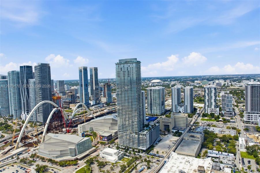 Condo located in Miami, FL showcasing its design and architecture (Image 25).