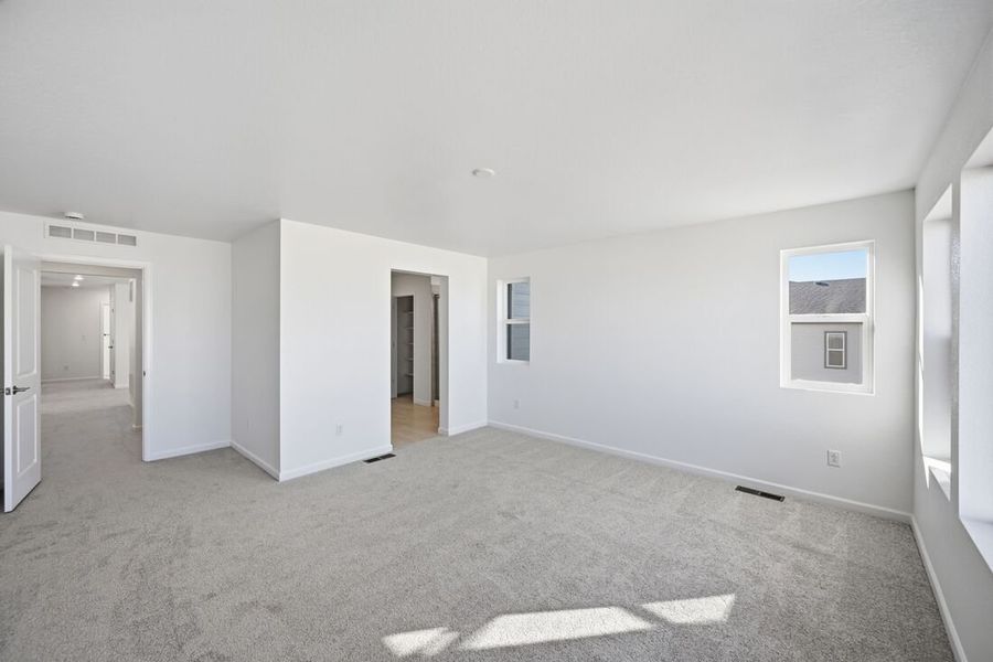 Spacious, unfurnished interior of a new home in Trailstone, Arvada (Image 24).