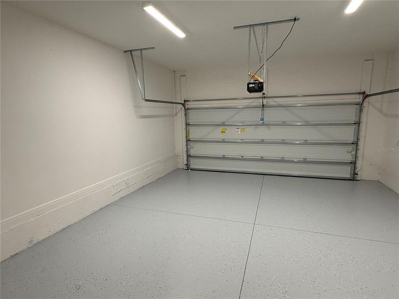 Spacious, unfurnished interior of a new home in Laureate Park, Orlando (Image 35).