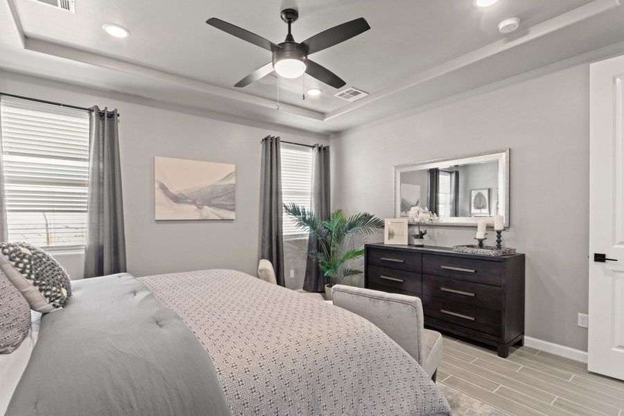 Representative furnished interior of a home built from the Pershing by Hakes Brothers in Paseo Del Este, El Paso (Image 20).