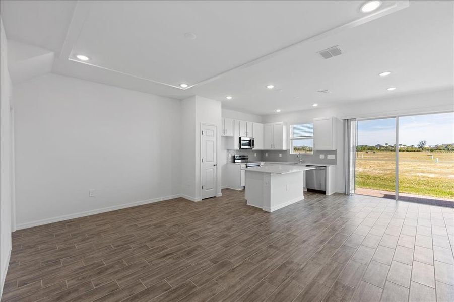 Spacious, unfurnished interior of a new home in , Orange City (Image 12).