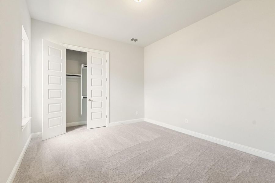 Spacious, unfurnished interior of a new home in Brookewater, Rosenberg (Image 19).