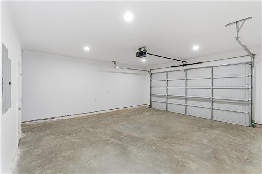 Spacious, unfurnished interior of a new home in , Rome (Image 53).