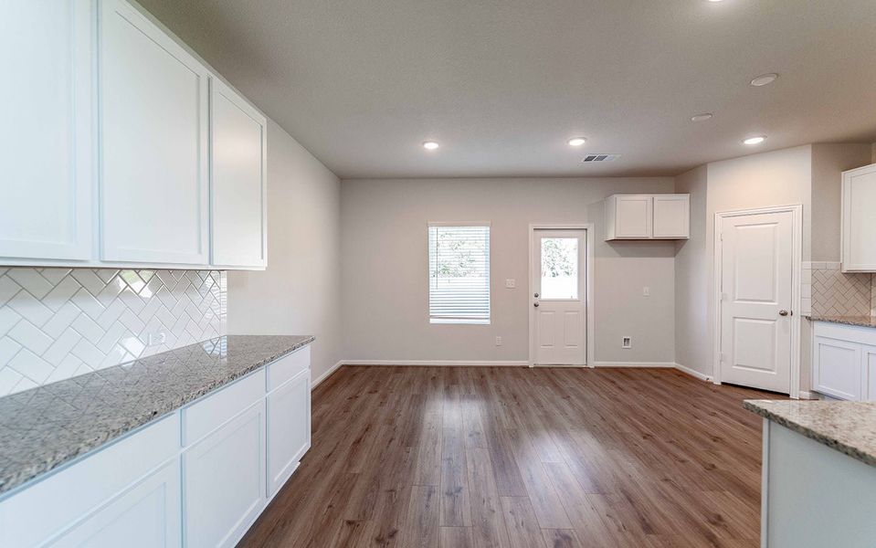 Spacious, unfurnished interior of a new home in Grande Estates, Bertram (Image 13).