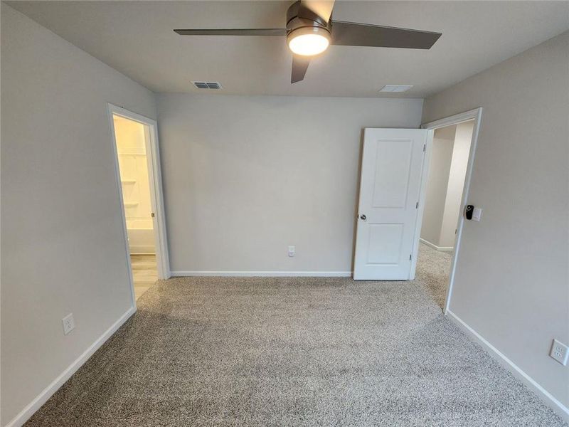 Spacious, unfurnished interior of a new home in The Oaks at Dawson, Dawsonville (Image 68). Spacious, unfurnished interior of a new home in The Oaks at Dawson, Dawsonville (Image 68).