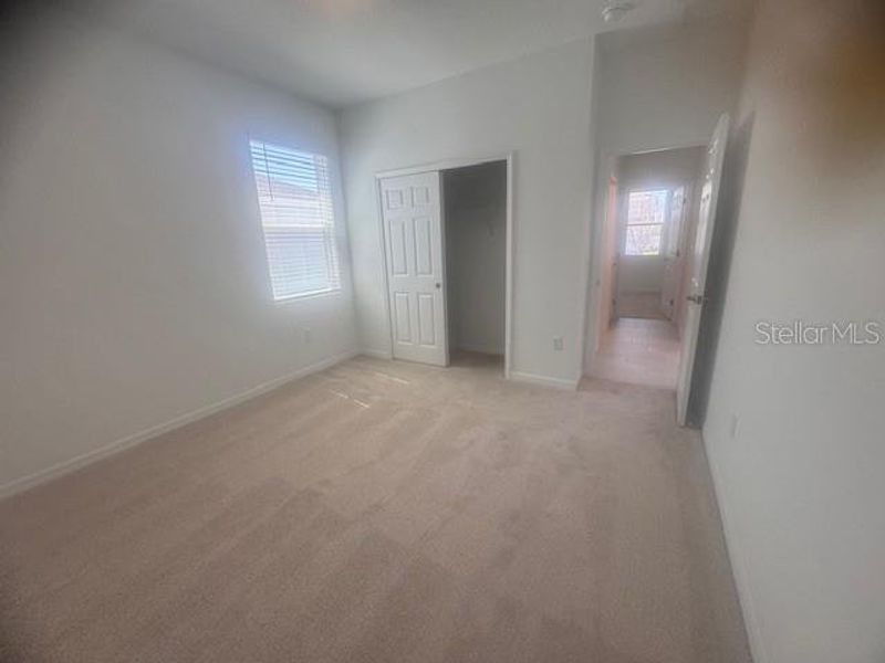 Spacious, unfurnished interior of a new home in Oakview, Apopka (Image 21).