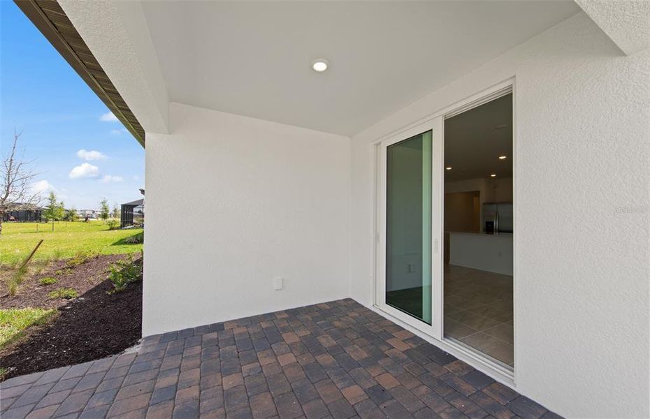 Exterior details and patio area of a home in Lakespur Wellen Park, Venice (Image 26).