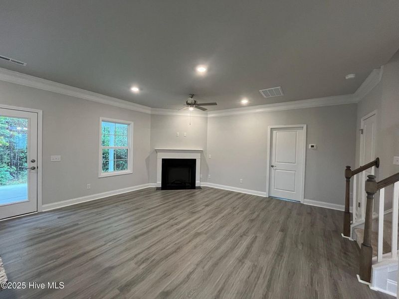 Spacious, unfurnished interior of a new home in Palmetto Creek, Bolivia (Image 23).