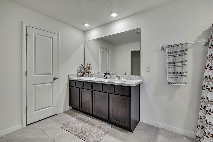 Furnished interior view inside a new home in Heritage Hills, Dade City (Image 29). Furnished interior view inside a new home in Heritage Hills, Dade City (Image 29).