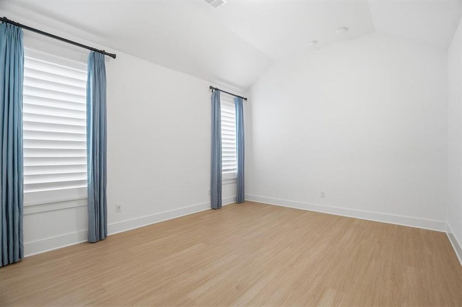 Spacious, unfurnished interior of a new home in Karis, Crowley (Image 17).