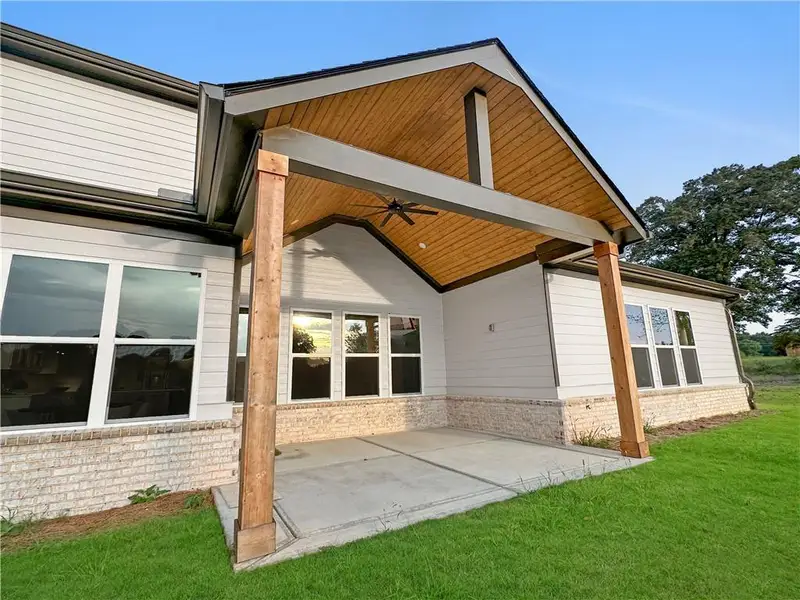 Exterior details and patio area of a home in , Jefferson (Image 4).