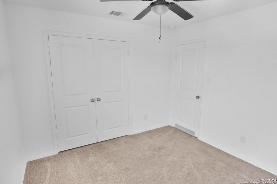 Spacious, unfurnished interior of a new home in Southton Meadows: Stonehill Collection, San Antonio (Image 17).