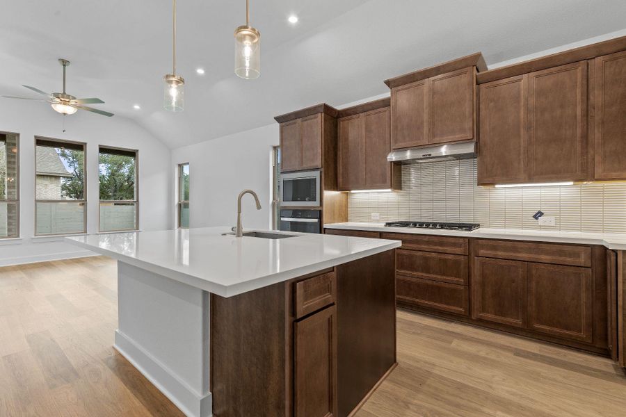 Large Center Island in Kitchen Large Center Island in Kitchen