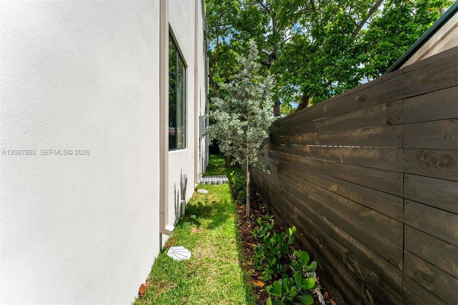 Exterior details and patio area of a home in , Miami (Image 4).