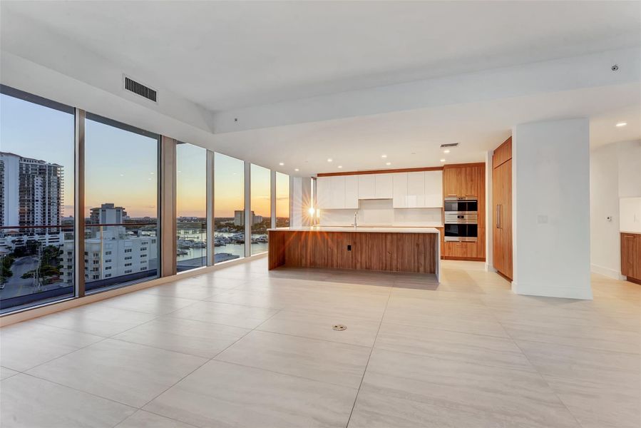 Spacious, unfurnished interior of a new home in , Fort Lauderdale (Image 22).