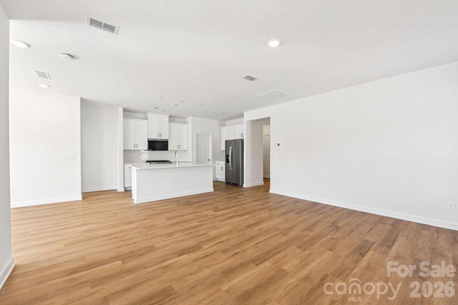 Spacious, unfurnished interior of a new home in Brighton Springs, York (Image 13).