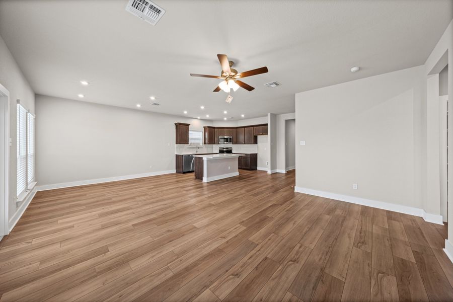 Spacious, unfurnished interior of a new home in Hartrick Ranch, Temple (Image 9).