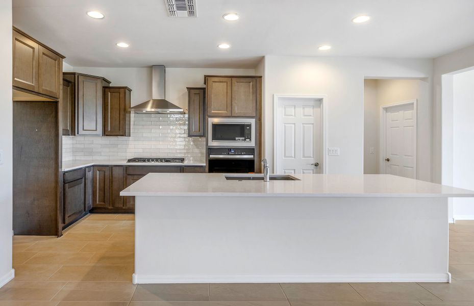 Furnished interior view inside a new home in Vistoso Canyon Estates, Oro Valley (Image 10).