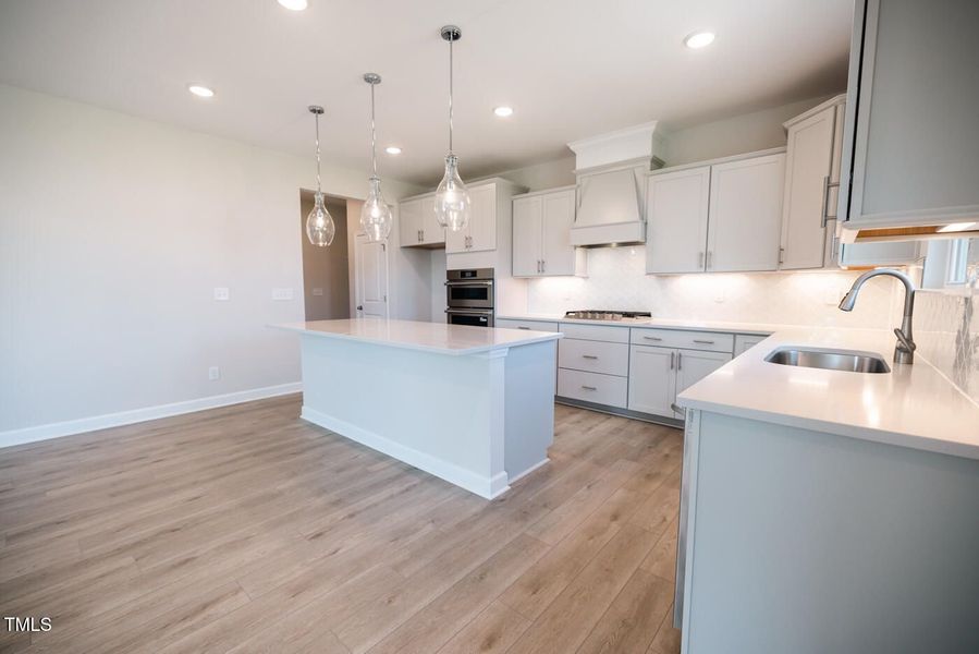 Image 106 of a home in Tobacco Road. Image 106 of a home in Tobacco Road.