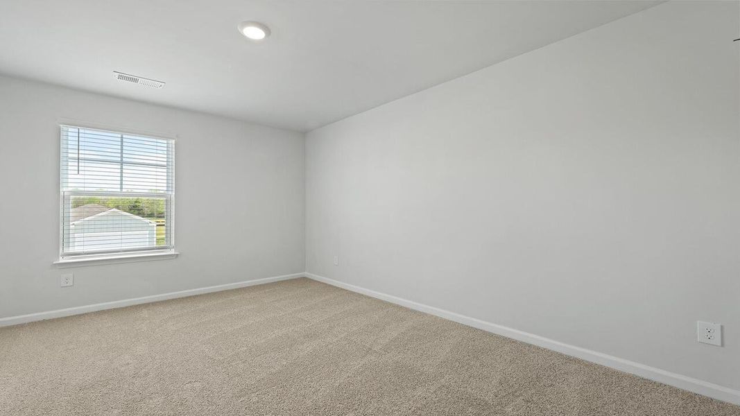 Spacious, unfurnished interior of a new home in Lakeview at Kitfield, Moncks Corner (Image 12).