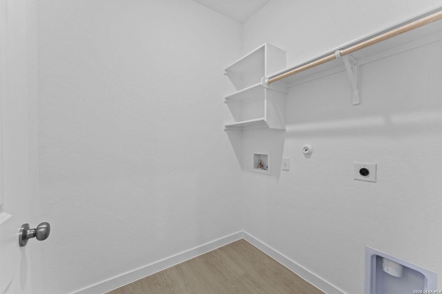 Spacious, unfurnished interior of a new home in Waterwheel, San Antonio (Image 22).