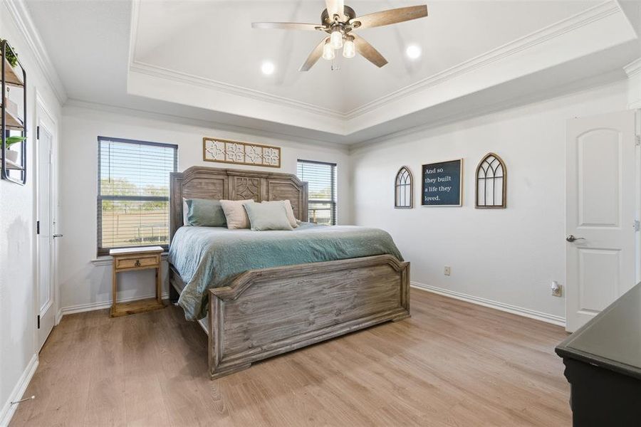 Furnished interior view inside a new home in , Grandview (Image 30).