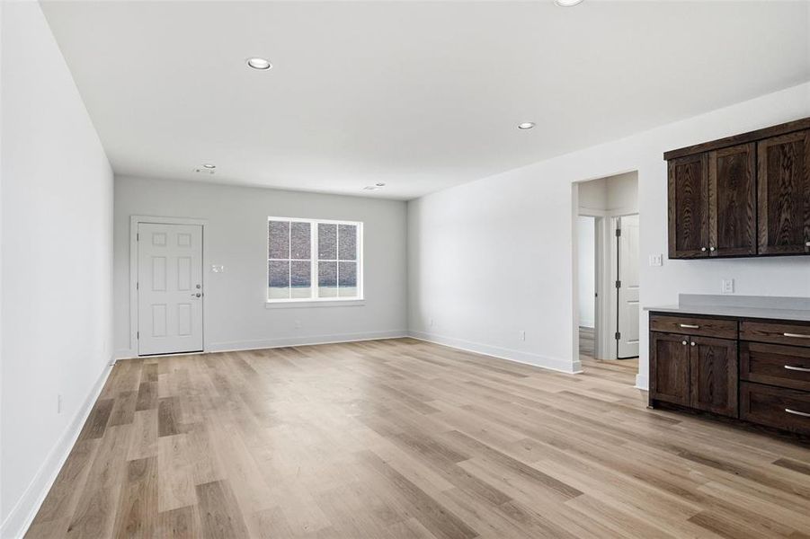 Spacious, unfurnished interior of a new home in , Sanger (Image 13).