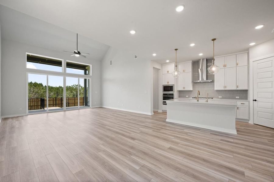 Spacious, unfurnished interior of a new home in Heritage, Dripping Springs (Image 29).