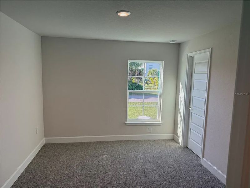Spacious, unfurnished interior of a new home in South Gulf Cove, Port Charlotte (Image 11).
