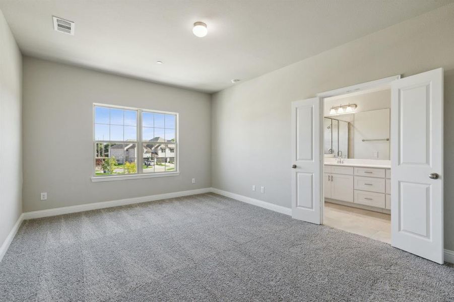 Spacious, unfurnished interior of a new home in Villas of Middleton, Plano (Image 12).