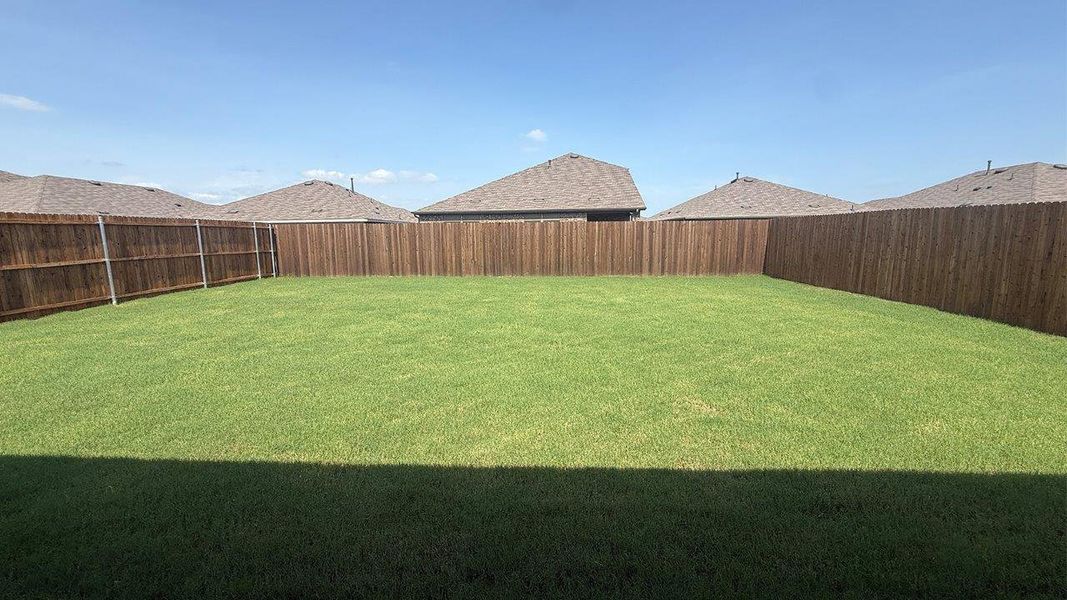 Exterior details and patio area of a home in Riverfield, Josephine (Image 3).